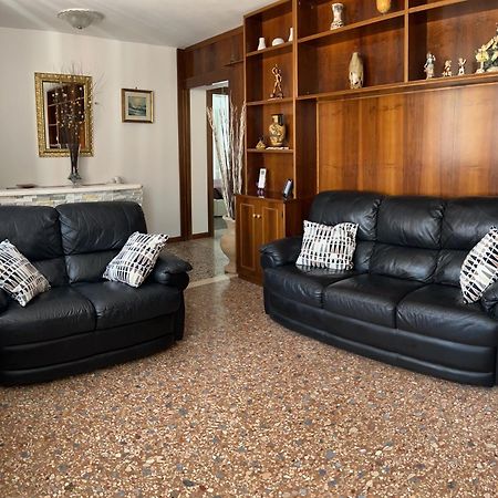 Ca' Delfina Holiday Home Venice Exterior photo
