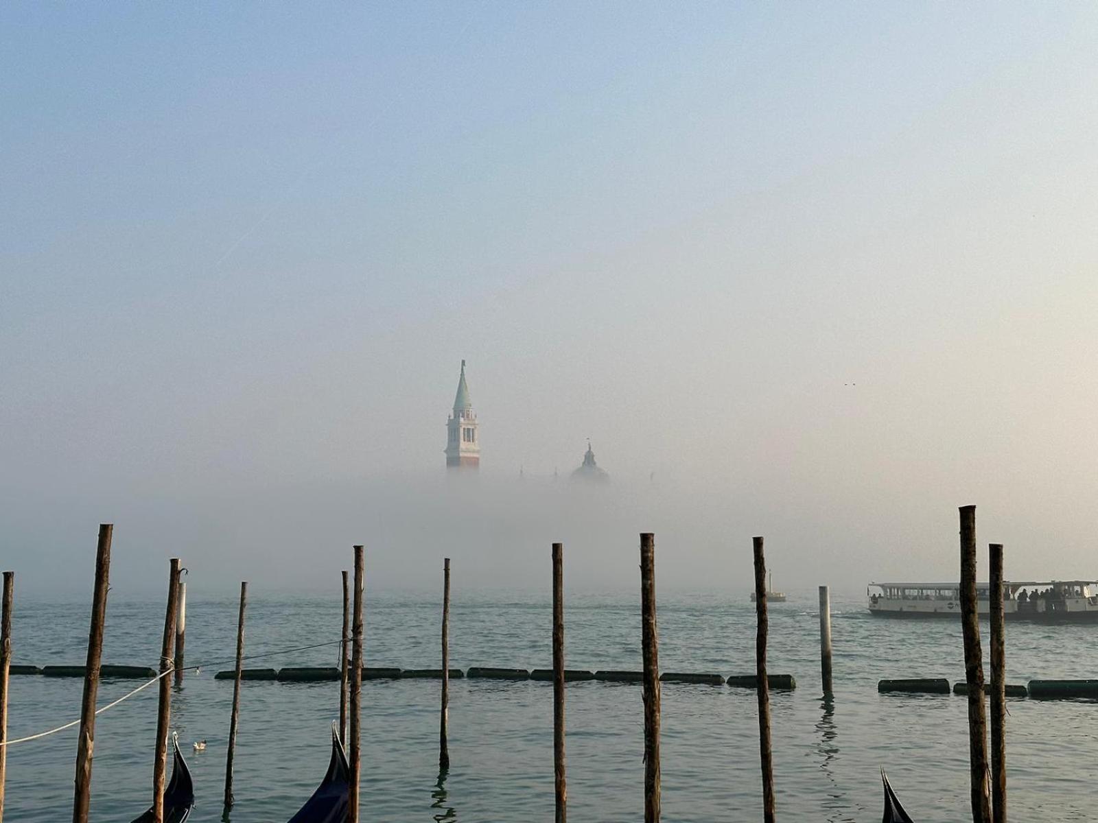 Ca' Delfina Holiday Home Venice Exterior photo