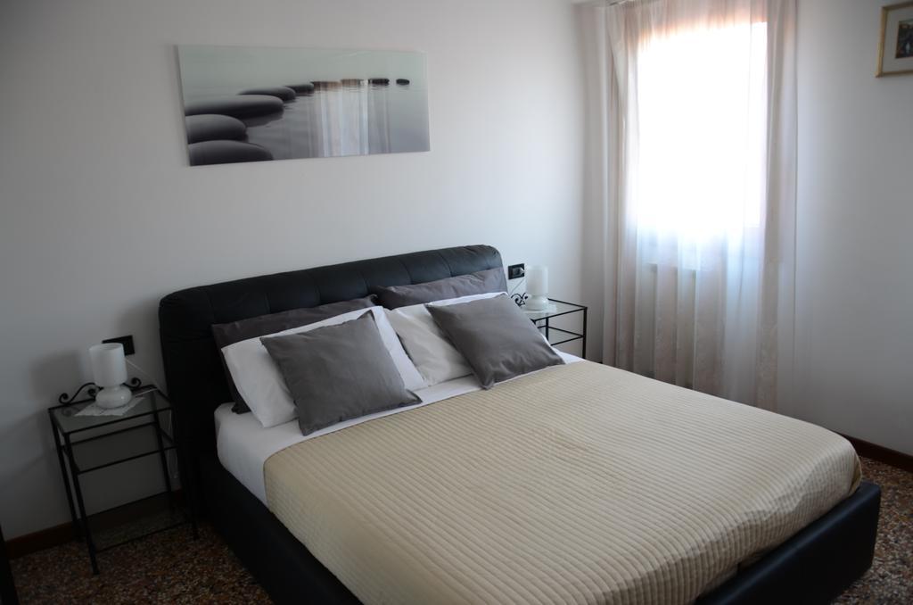 Ca' Delfina Holiday Home Venice Room photo