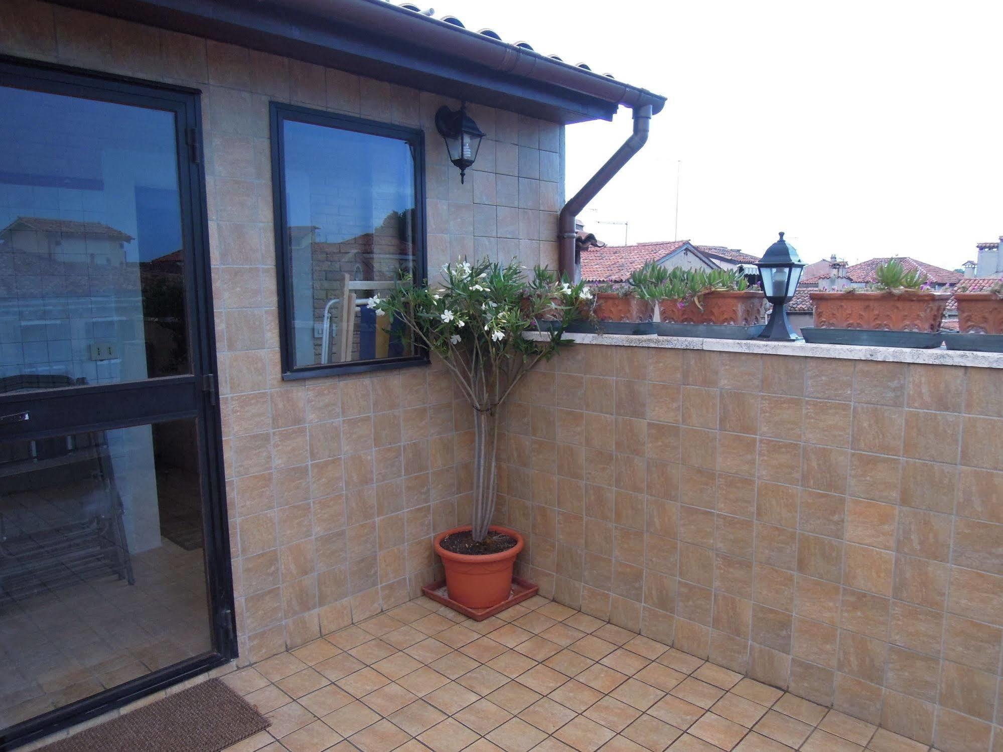 Ca' Delfina Holiday Home Venice Exterior photo
