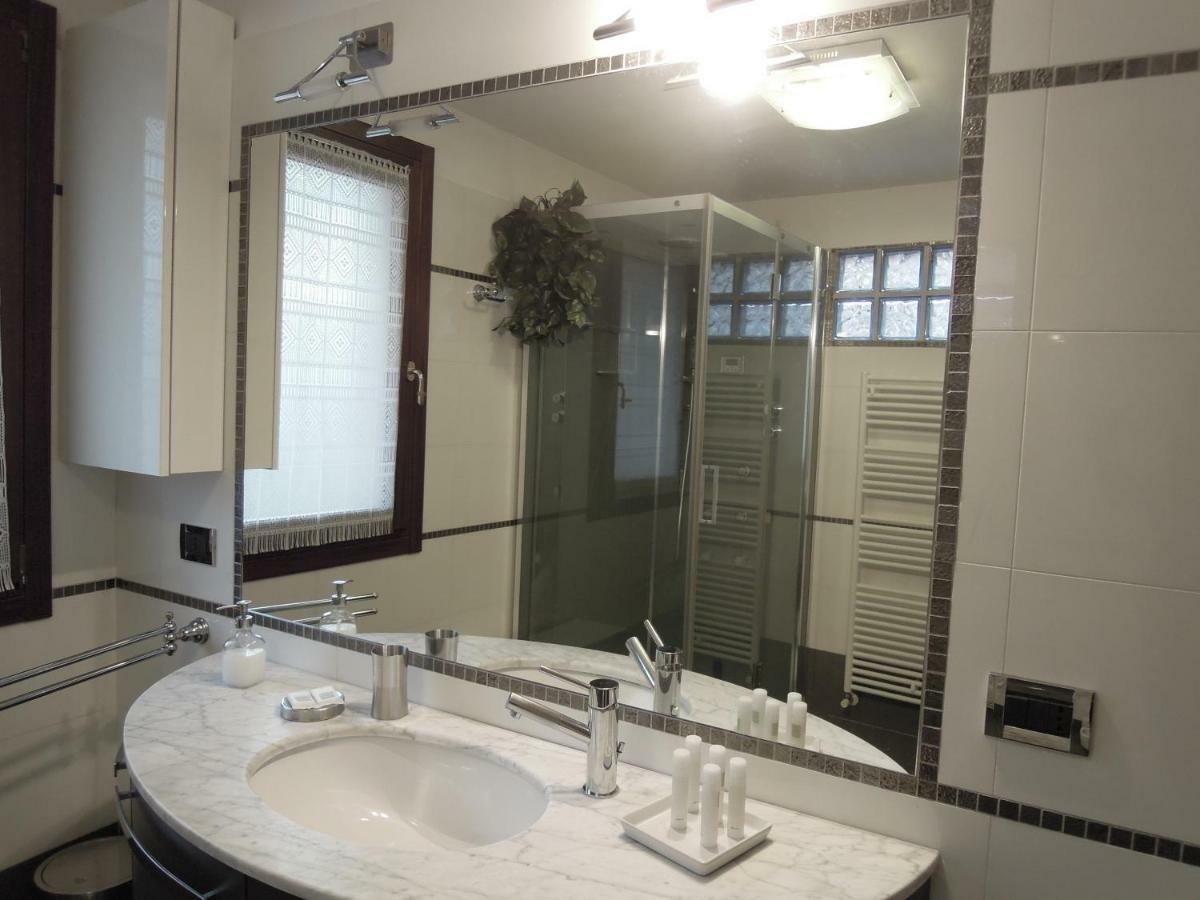 Ca' Delfina Holiday Home Venice Exterior photo