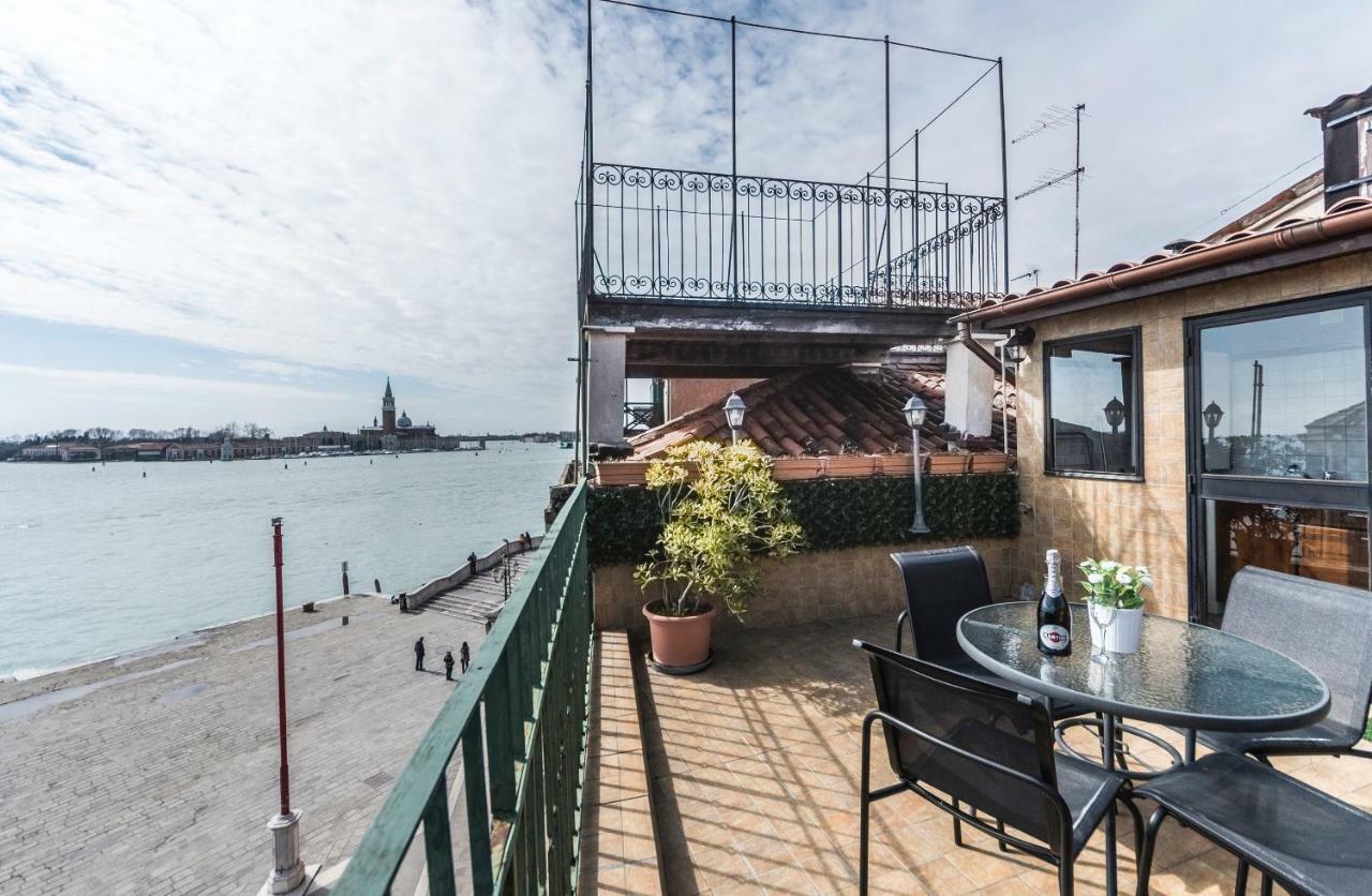 Ca' Delfina Holiday Home Venice Exterior photo