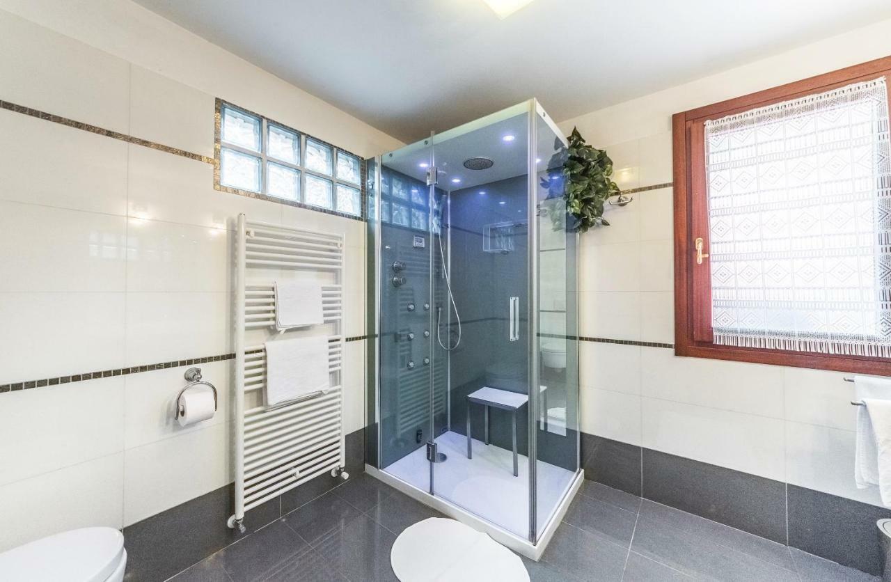 Ca' Delfina Holiday Home Venice Exterior photo